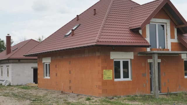 Dom parterowy czy z poddaszem - co wybrać, aby zaoszczędzić? Dom parterowy czy z poddaszem - co wybrać, aby zaoszczędzić?