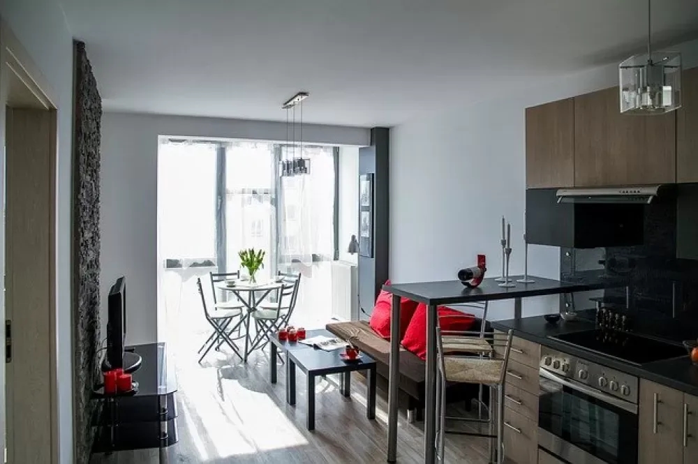 Ile kosztuje remont pokoju 10m2? Poznaj ukryte wydatki i oszczędności.