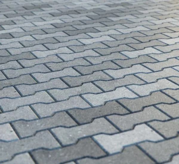 Najlepsze środki do czyszczenia kostki brukowej – skuteczne rozwiązania