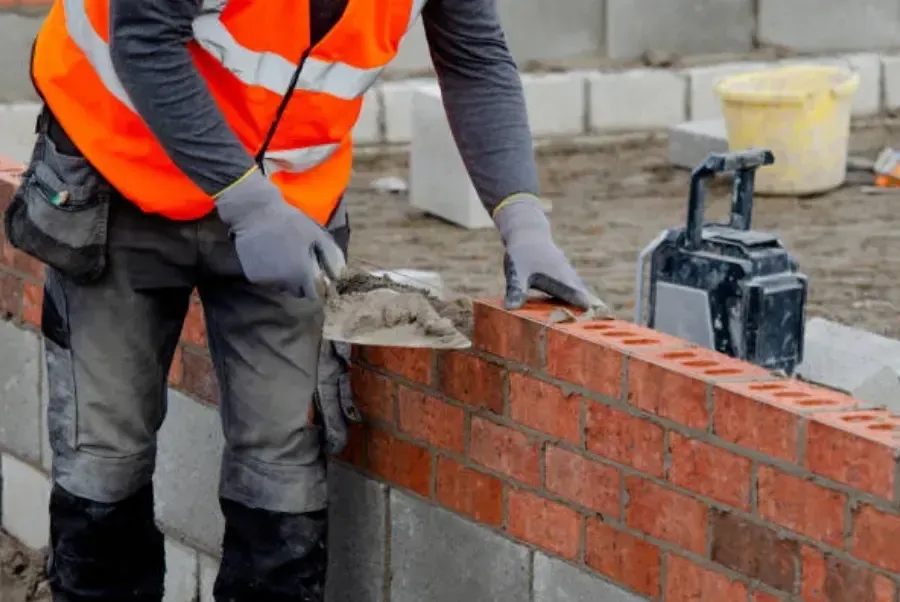 Jak szybko schnie zaprawa murarska? Kluczowe informacje i porady
